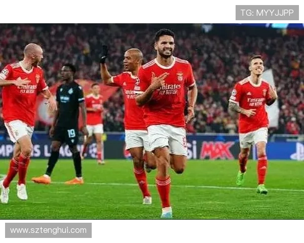 雷恩主帅布拉斯扎克战术风格解析：强调高位逼抢与快速转换